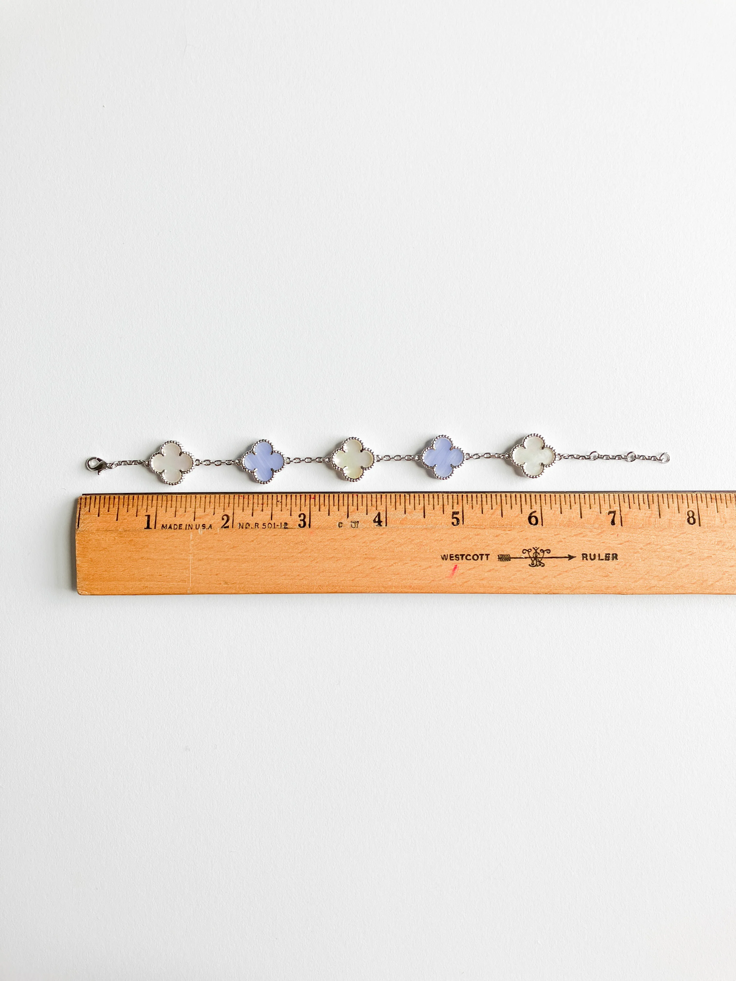 Agate and Mother of Pearl Quatrefoil Bracelet in Silver