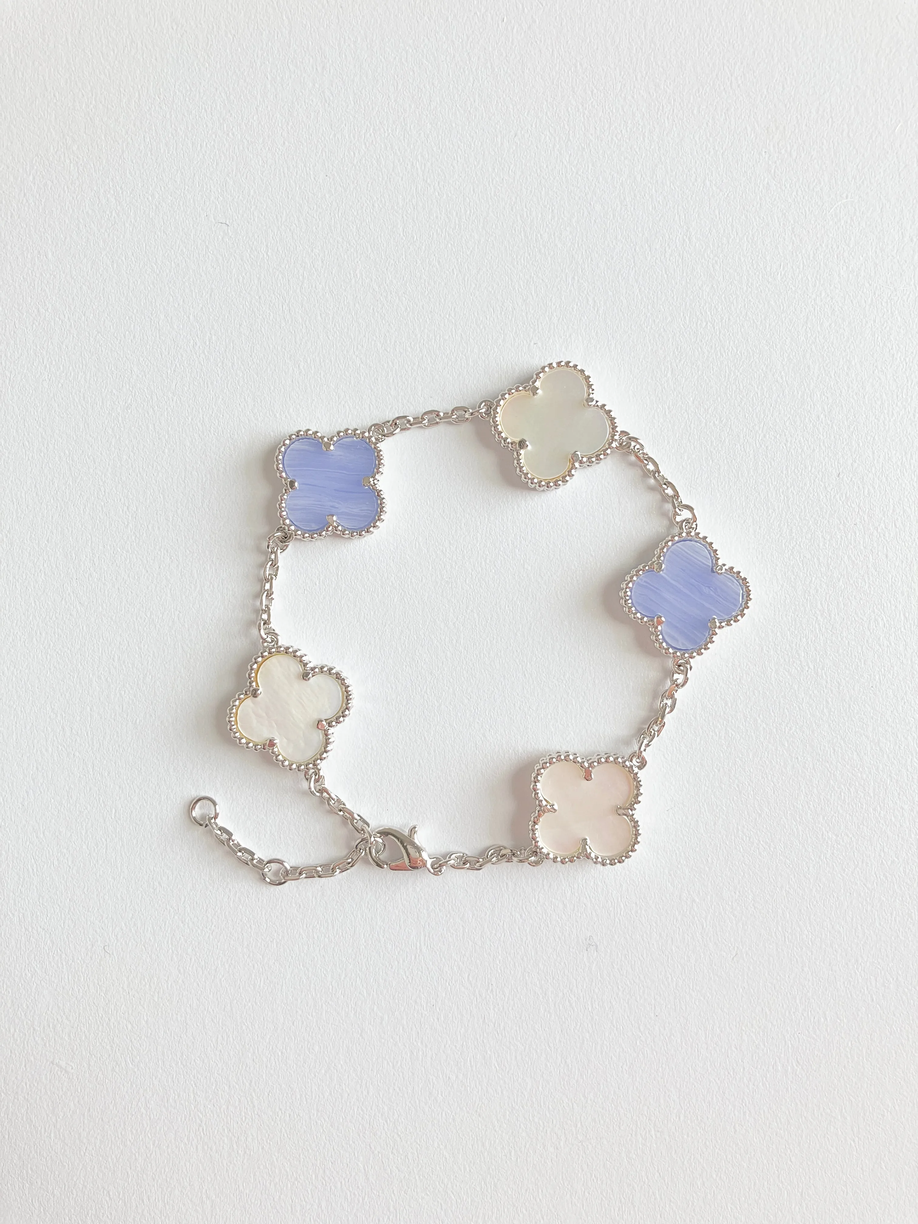Agate and Mother of Pearl Quatrefoil Bracelet in Silver