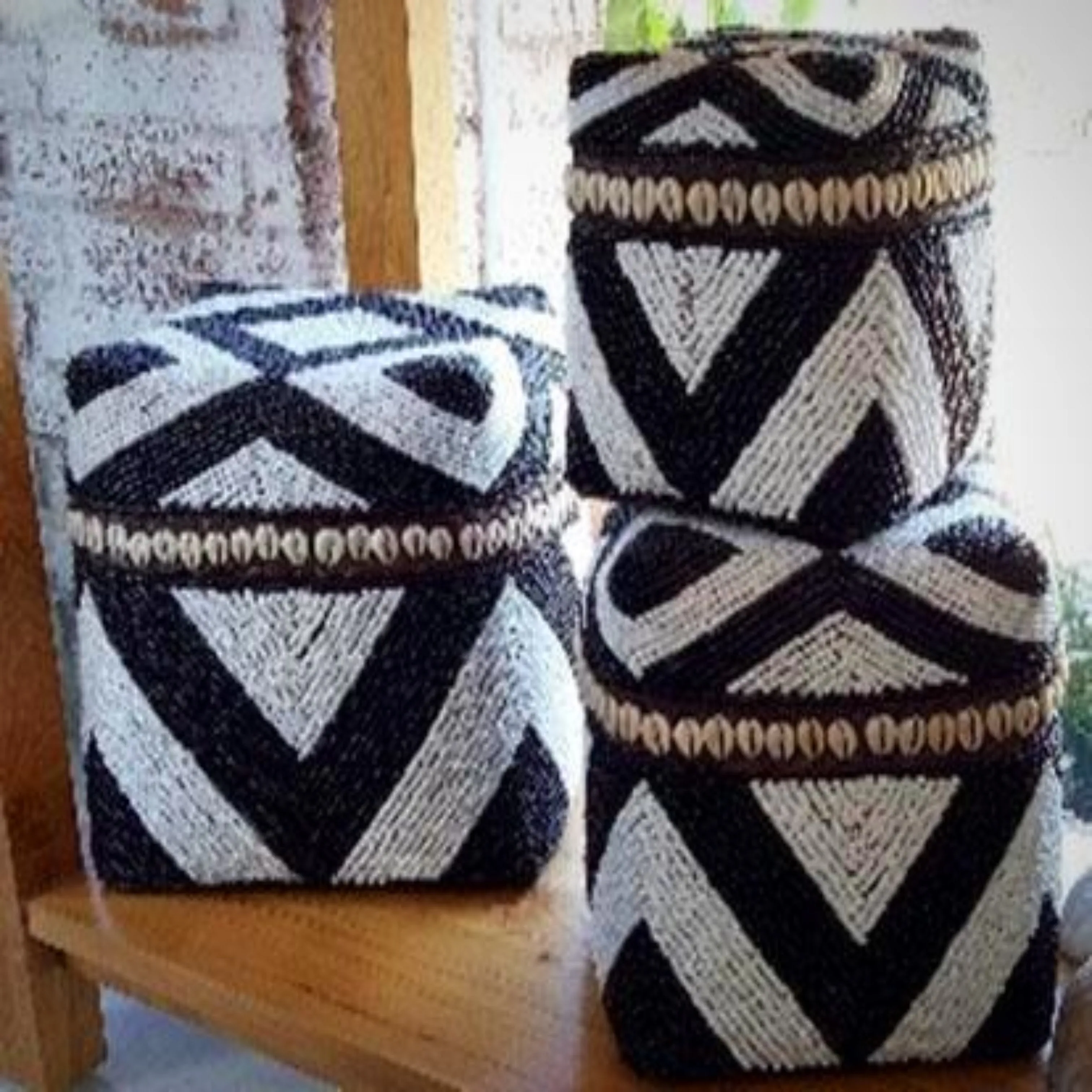 Black & White Zebra Pattern Bead & Bamboo Box Set With Shells