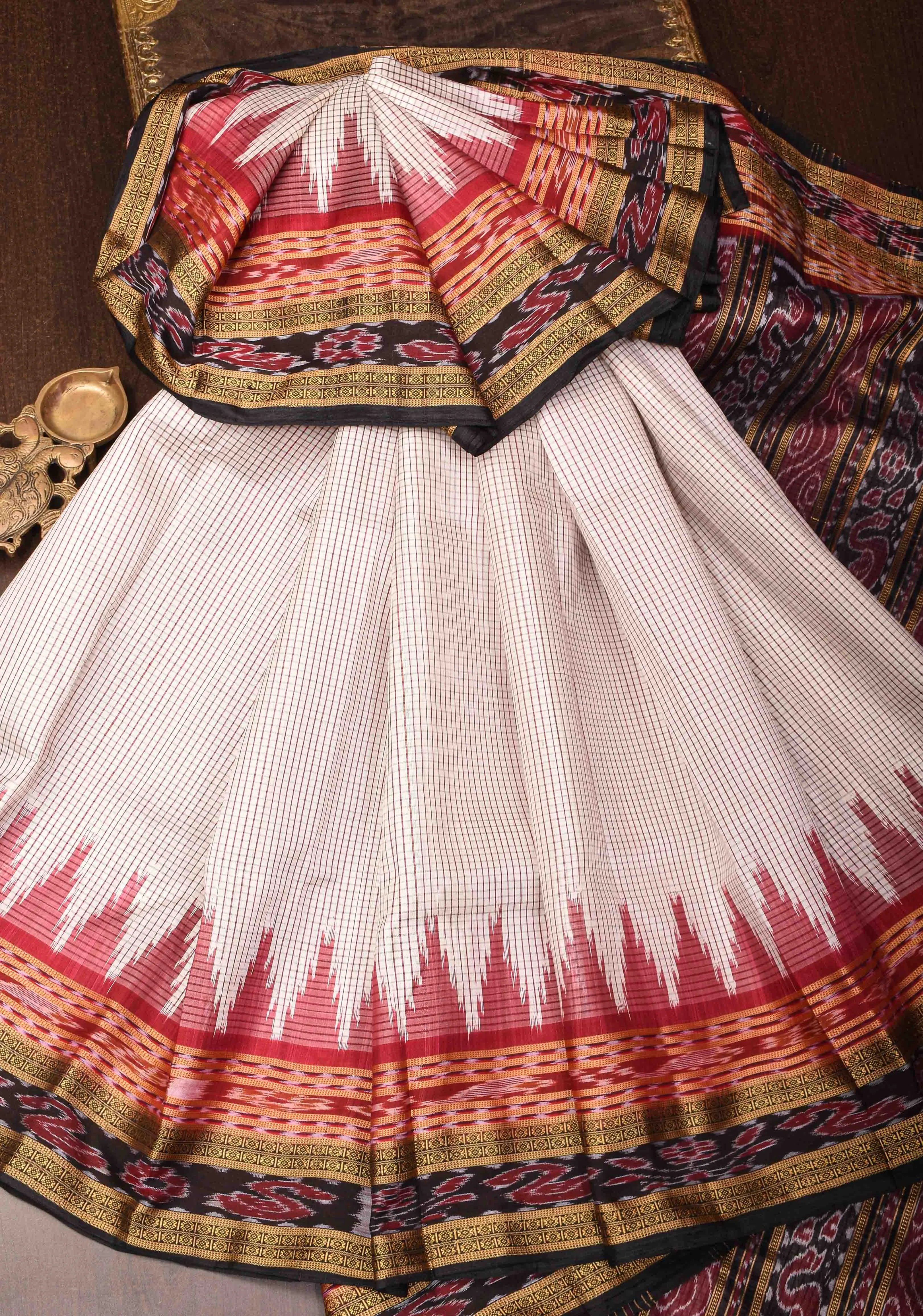 Off-White Handloom Checks Sambalpuri Ikkat Silk Saree with Contrast Border and Pallu | SILK MARK CERTIFIED