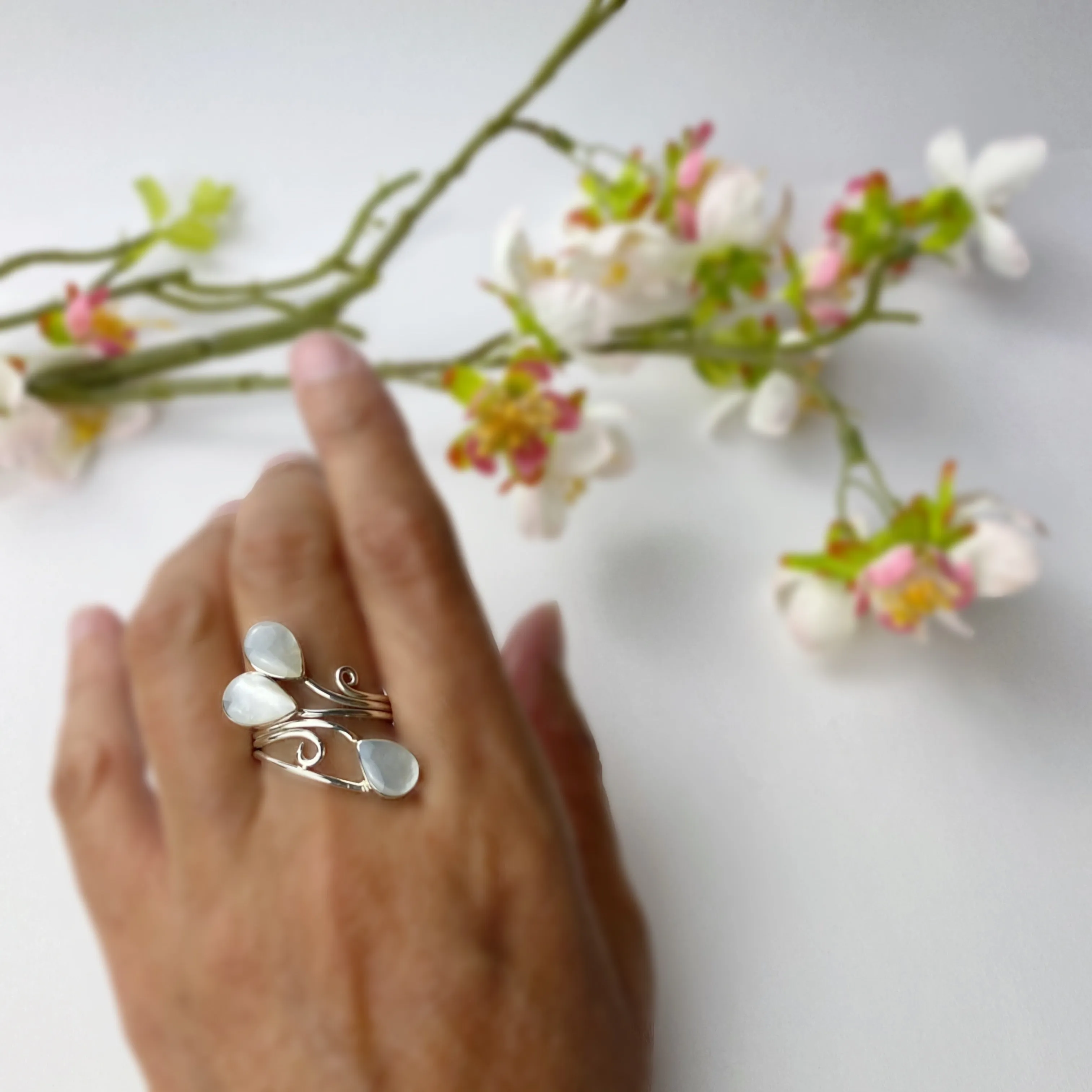 White Petals Ring - VR426